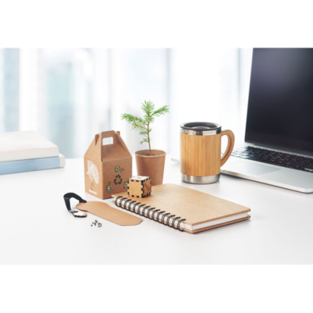 Carnet à spirale A5 personnalisable avec ses graines de Pin à planter - GROWNOTEBOOK™ Carnet à spirale A5 personnalisable avec ses graines de Pin à planter - GROWNOTEBOOK™