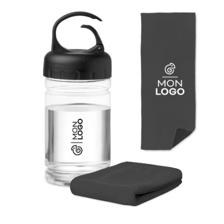Serviette de sport microfibre personnalisable dans sa bouteille en PET Serviette de sport microfibre personnalisable dans sa bouteille en PET