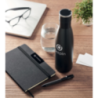 Coffret cadeau personnalisé de luxe 3 pièces avec un carnet A5 en RPET, stylo à bille twist et bouteille en acier inox à double Coffret cadeau personnalisé de luxe 3 pièces avec un carnet A5 en RPET, stylo à bille twist et bouteille en acier inox à double