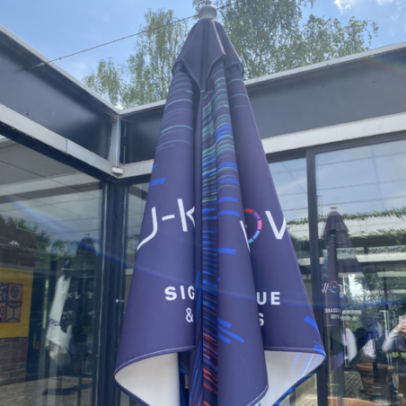 Parasol personnalisable carré 2,5x2,5m en aluminium