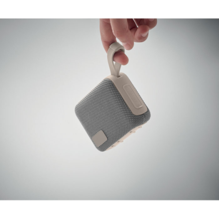 Enceinte personnalisable sans fil en ABS avec tissu RPET et cordon de suspension 5W avec batterie rechargeable Li-iON 800 mAh OB