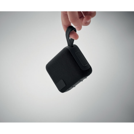 Enceinte personnalisable sans fil en ABS avec tissu RPET et cordon de suspension 5W avec batterie rechargeable Li-iON 800 mAh OB