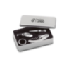 Set personnalisable d'accessoires pour le vin dans une boite en fer blanc Set personnalisable d'accessoires pour le vin dans une boite en fer blanc