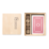 Set de jeu en bois personnalisable avec 5 dès et un jeu de 54 cartes Set de jeu en bois personnalisable avec 5 dès et un jeu de 54 cartes