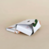 Étui personnalisable en carton avec 2 mouchoirs en papier biodégradable - Made in Europe