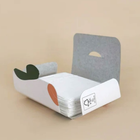 Étui personnalisable en carton avec 4 mouchoirs en papier biodégradable - Made in Europe